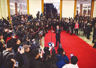 昨日,十二届全国人大五次会议在北京人民大会堂开幕.