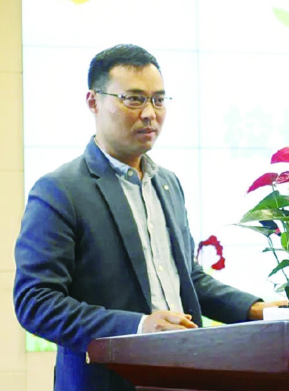 闵行区曹行小学开展了疫情防控应急模拟演练,由徐建国校长担任总指挥